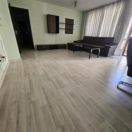 Acrux 12 Apartman Várna